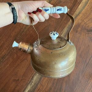 VTG Copper Whistling Tea Kettle Ceramic Handle Blue White Cottage Farmhouse